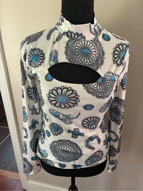 Nylon Apparel turquoise top with cut out